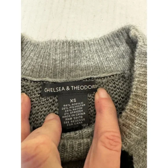CHELSEA & THEODORE Women's Sweater Grey Black Polka Dot Size XS - Picture 4 of 4